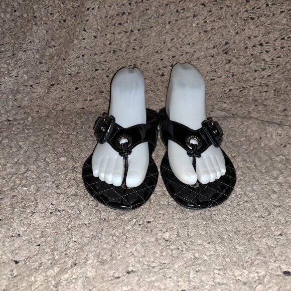 BURBERRY-Quilted Thong Sandal-Black Patent-Pefectly Resoled-Sz 6.5-Excellent - Picture 3 of 9